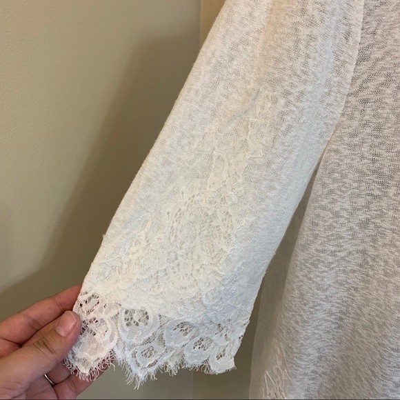 Bobeau Lace Embellished White Blouse Size Medium - Picture 2 of 6